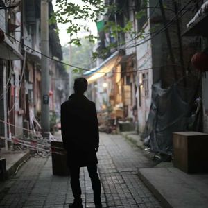 健身房私教王猛和李静的背景故事
